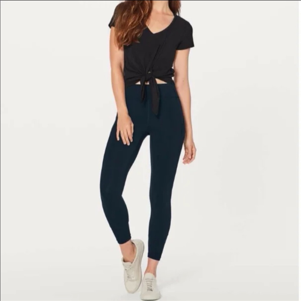 Lululemon In Movement Tight Everlux 25" 😊🦋